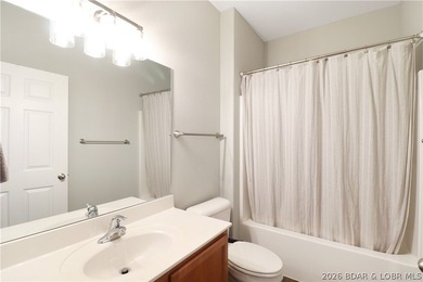 Discover lake living at its best in this top-floor 3 bedroom - photo 18
