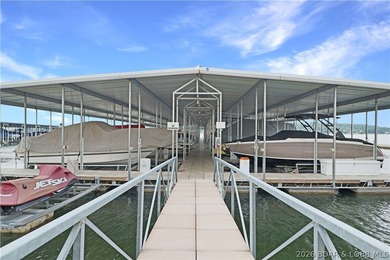 Discover lake living at its best in this top-floor 3 bedroom - photo 24