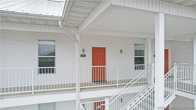Discover lake living at its best in this top-floor 3 bedroom - photo 33