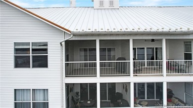 Discover lake living at its best in this top-floor 3 bedroom - photo 34