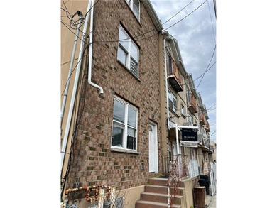 Great 2 family for living or investment 3bedrooms over 2 - photo 4