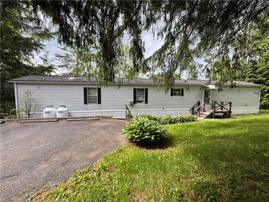 Country living on the river! This 3-bedroom, 2-bathroom ranch - photo 1