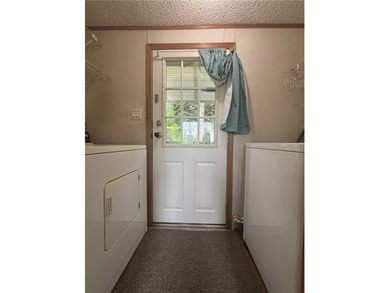 Country living on the river! This 3-bedroom, 2-bathroom ranch - photo 3