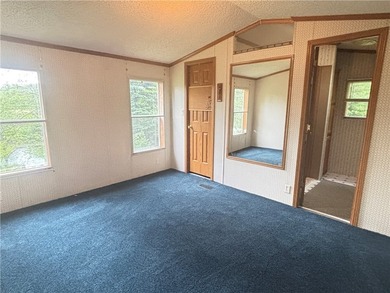 Country living on the river! This 3-bedroom, 2-bathroom ranch - photo 8