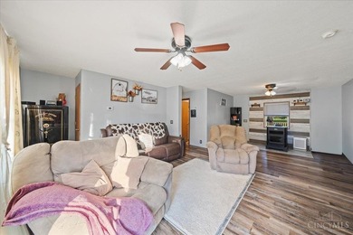 Dont miss this opportunity to own a beautiful 3 bed 2 bath home - photo 2
