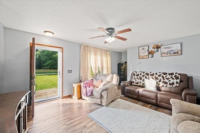 Dont miss this opportunity to own a beautiful 3 bed 2 bath home - photo 3
