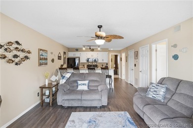 Fresh & inviting 2BR/2BA waterfront condominium at the 21MM! - photo 15