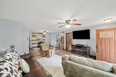 Dont miss this opportunity to own a beautiful 3 bed 2 bath home - photo 5