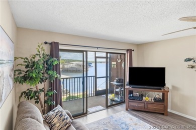 Fresh & inviting 2BR/2BA waterfront condominium at the 21MM! - photo 16