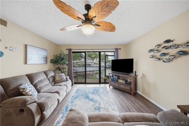 Fresh & inviting 2BR/2BA waterfront condominium at the 21MM! - photo 17
