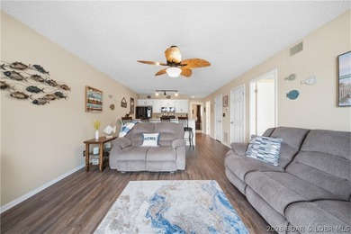 Fresh & inviting 2BR/2BA waterfront condominium at the 21MM! - photo 18