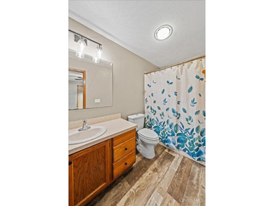 Dont miss this opportunity to own a beautiful 3 bed 2 bath home - photo 8