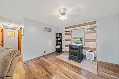 Dont miss this opportunity to own a beautiful 3 bed 2 bath home - photo 9
