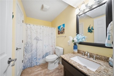 Fresh & inviting 2BR/2BA waterfront condominium at the 21MM! - photo 23