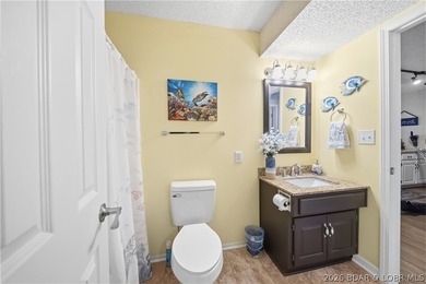 Fresh & inviting 2BR/2BA waterfront condominium at the 21MM! - photo 24