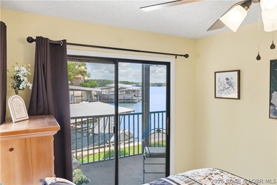 Fresh & inviting 2BR/2BA waterfront condominium at the 21MM! - photo 31