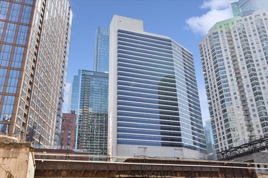 Enjoy sweeping Chicago River and skyline views from this - photo 3