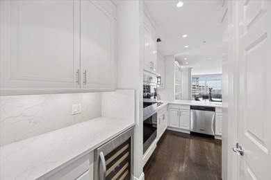 Enjoy sweeping Chicago River and skyline views from this - photo 6