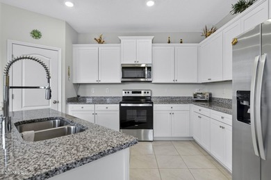 Charming End Unit Townhouse in Prime Palm Coast Location! - photo 11