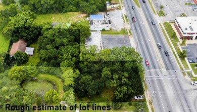 Amazing location! Beautiful lot with an additional back lot and - photo 3