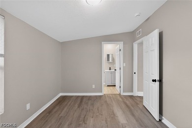 Beautifully situated between three outstanding parks and several - photo 31