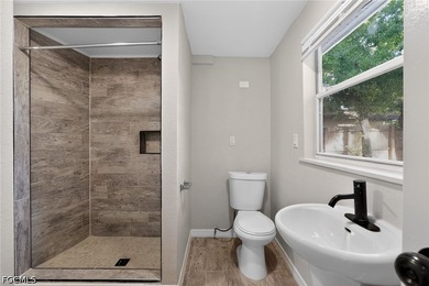 Beautifully situated between three outstanding parks and several - photo 41