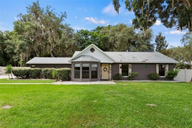 Myrtle Lake Home For Sale in Fruitland Park Florida