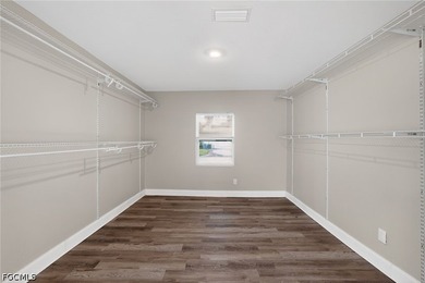 Beautifully situated between three outstanding parks and several - photo 45