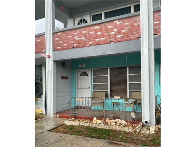 WOW....1st Floor - GROUND Floor....Corner Unit ...... 2 Bedroom - photo 1