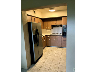 WOW....1st Floor - GROUND Floor....Corner Unit ...... 2 Bedroom - photo 5