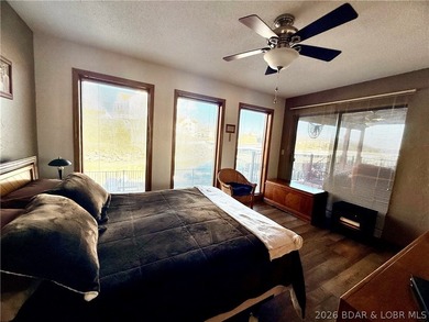 Step into easy lake living with a completely turn-key 2 bed, 2