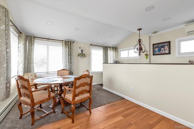 Welcome to 27 Edwin Court. A charming bungalow set on a rare - photo 3