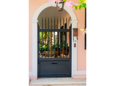 42 South Battery, also known as the Robert Murray House is a