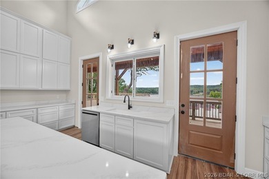 NEW CONSTRUCTION at the 63 MM in Emerald Hills gated community - photo 15