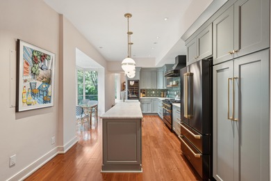 42 South Battery, also known as the Robert Murray House is a