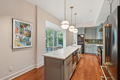 42 South Battery, also known as the Robert Murray House is a