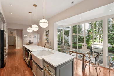 42 South Battery, also known as the Robert Murray House is a