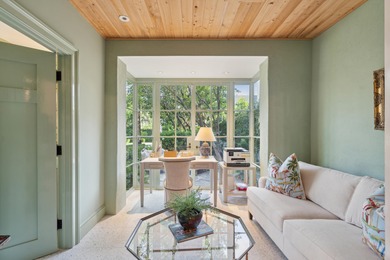 42 South Battery, also known as the Robert Murray House is a