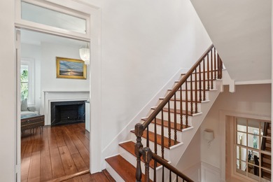 42 South Battery, also known as the Robert Murray House is a