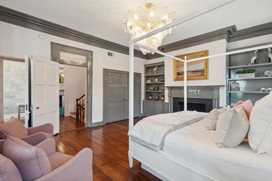 42 South Battery, also known as the Robert Murray House is a