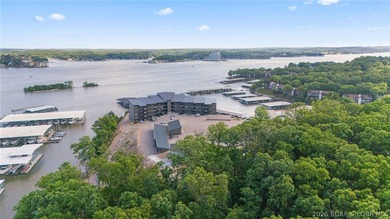 UPSCALE LAKEFRONT CONDO! Discover style with this 2023-built - photo 4