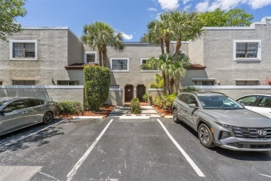 Lake Townhome/Townhouse For Sale in Miami, Florida