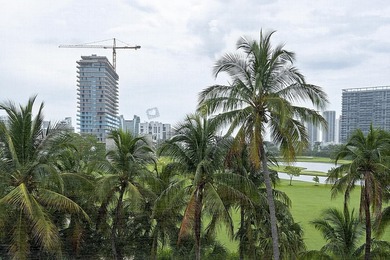 Beautifully renovated 2/2 in the heart of Hallandale Beach, just - photo 17