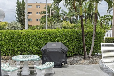 Beautifully renovated 2/2 in the heart of Hallandale Beach, just - photo 45
