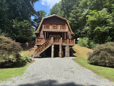 (private lake, pond, creek) Home For Sale in Mountain City Tennessee