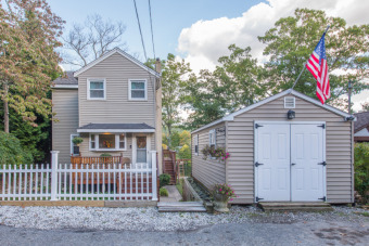 Immaculate Move In Condition Lakefront - Lake Home For Sale in Hewitt, New Jersey