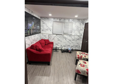 Come check out this Move-in ready with masterpiece upgrades - photo 4