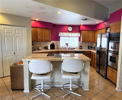 No HOA. 2455 Sqft, 3 Bedrooms and 2 1/2 Baths, featuring a blend - photo 6