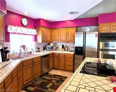 No HOA. 2455 Sqft, 3 Bedrooms and 2 1/2 Baths, featuring a blend - photo 7