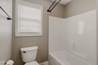 Elegant Family Home in Prestigious Farragut School zone - - photo 27